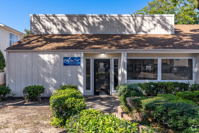 Leasing Office Entrance