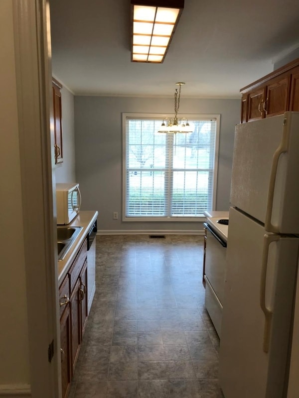 Photo - 1017 Heatherwood Rd