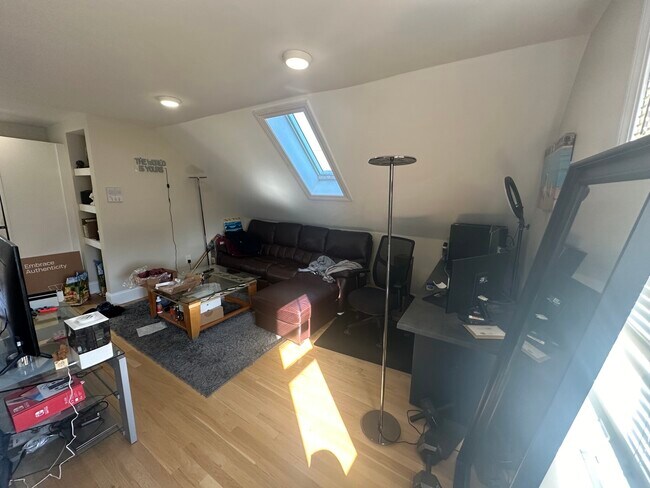 Photo - 343 Beacon St Unit 3