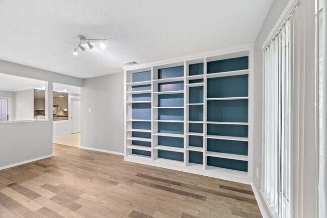 Photo - 1363 Westgreen Blvd
