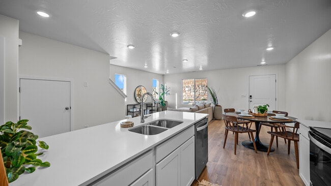 Photo - 1694 S Wahweap Wy