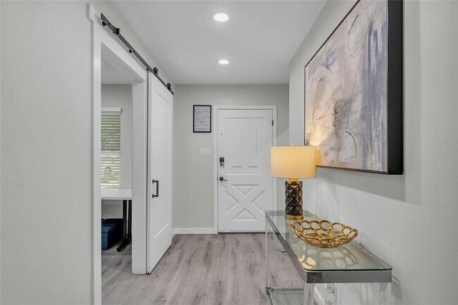 3400 Laguna Dr
