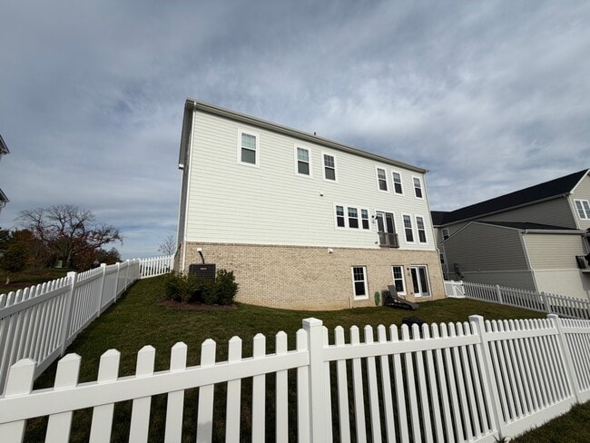 Photo - 5105 Carters Xing Ave