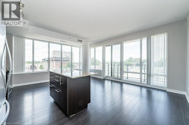 Photo - 85 Duke St W Unité 402