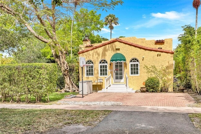 Photo - 1503 Genoa St Casa