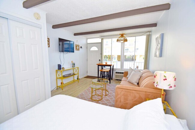 7 45th St Unit Ocean Waye 106