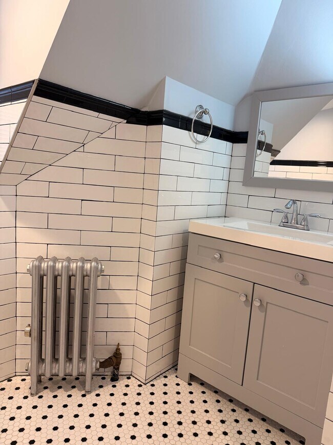 Photo - 158 Valley Rd Unit 2