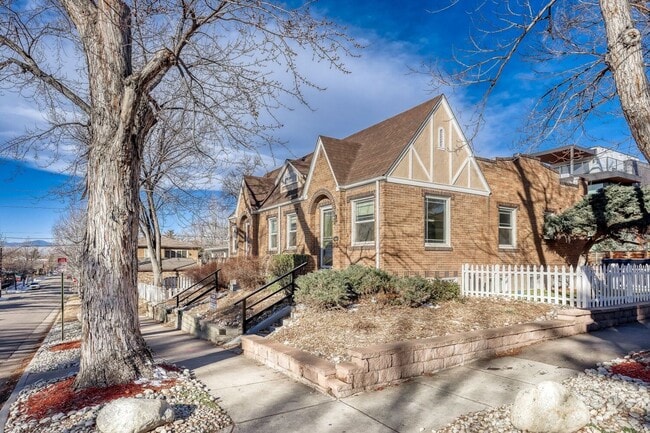 Building Photo - LOCATION LOCATION!! Charming and updated bungalow located just west of Wash Park!!