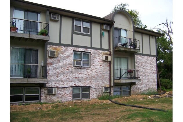 Photo - Wilshire Apartments