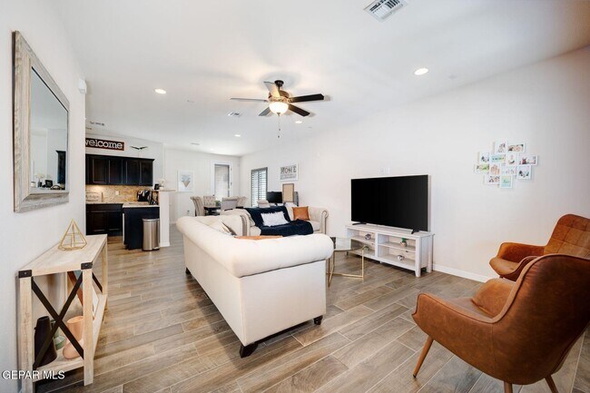 Photo - 13645 Lancashire St