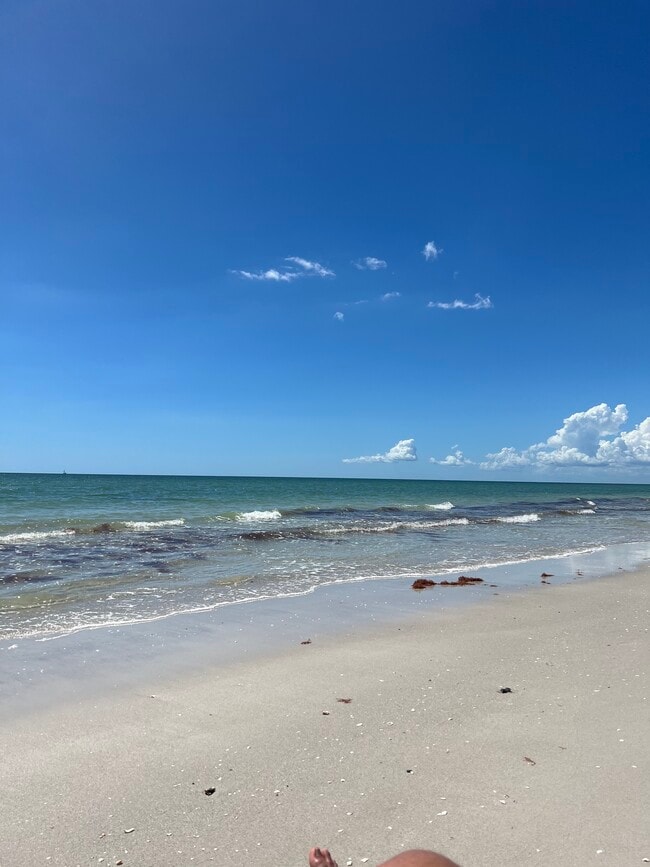 Near the beach! - 5417 Asbury Ave Unit 1