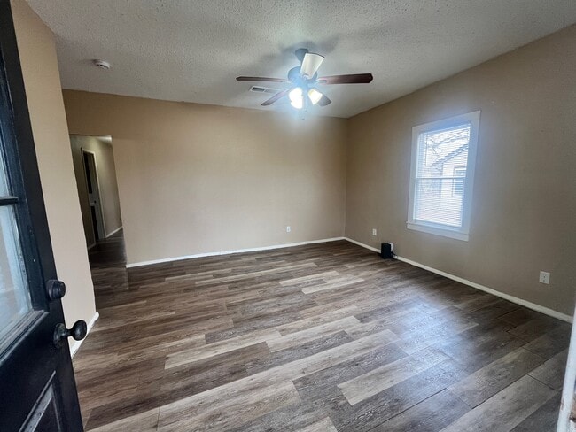 Photo - 119 S 5th St