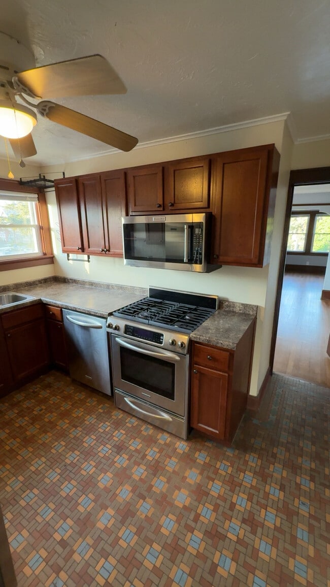 Building Photo - 4607 W Juneau Ave Rental