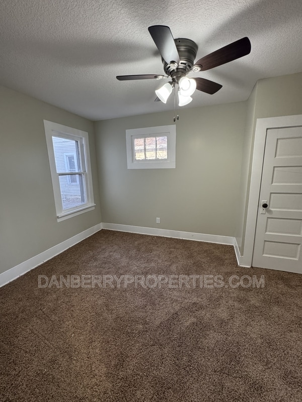 Photo - 413 Washington St