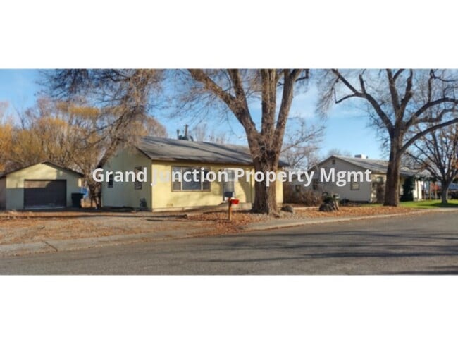 Building Photo - Cute two bedroom home in a quiet neighborhood