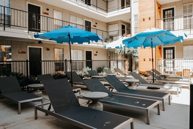 Photo - Bluffs at Lakewood