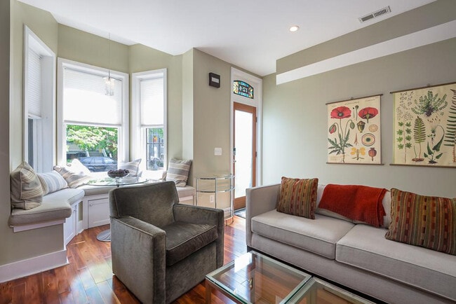 Photo - 401 Constitution Ave NE Unidad ID196008P