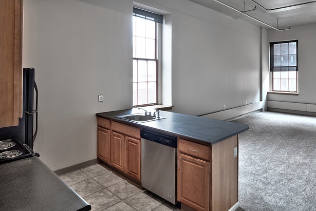 Riverview Industrie Lofts Utilities Included