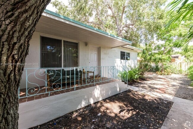 Building Photo - 561 NE 64th St Rental