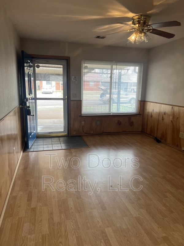 Photo - 425 S Dallas Ave