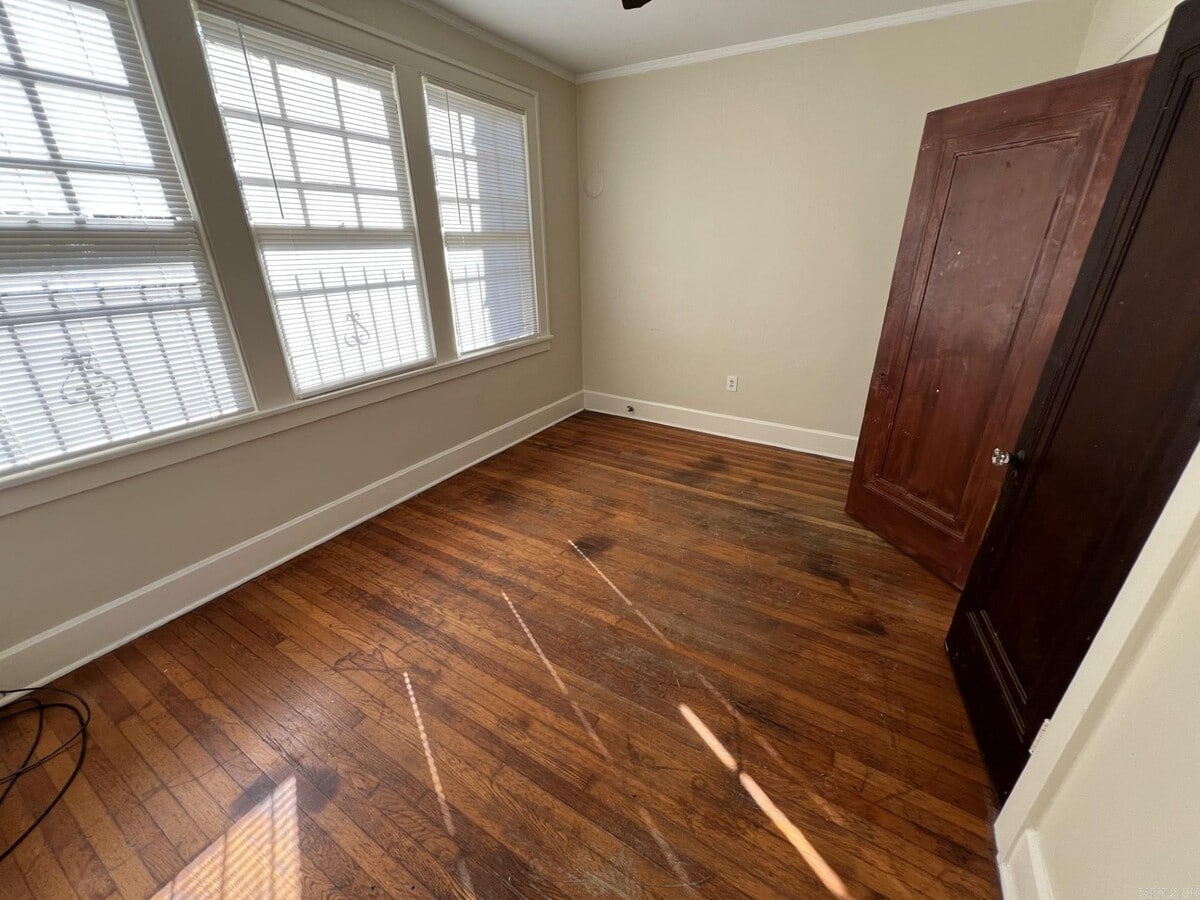 Photo - 717 Wright Ave