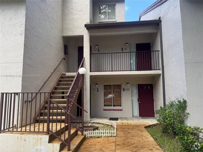Building Photo - 9515 SW 138th Pl Unit 9515 Rental