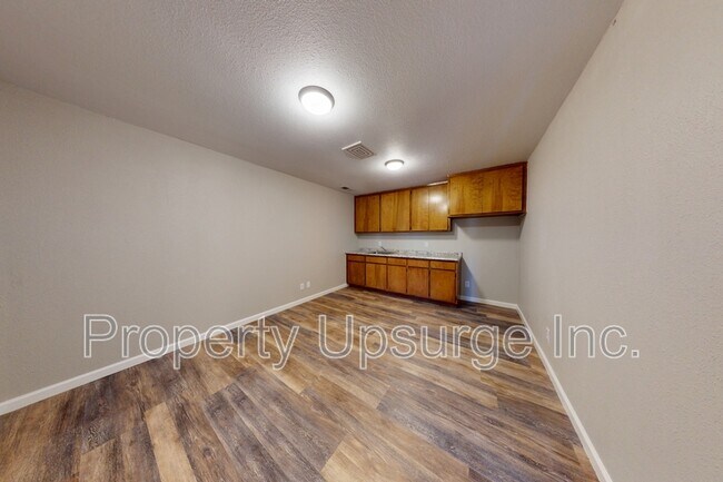 2051 Hilltop Dr