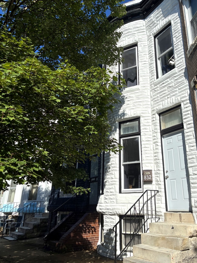 Building Photo - 832 W 35th St Rental