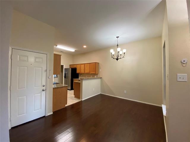 Photo - 550 Monarch Dr