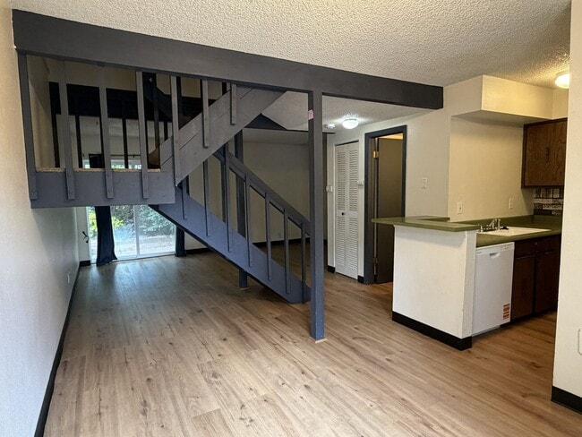 Photo - 1705 Heatheridge Rd