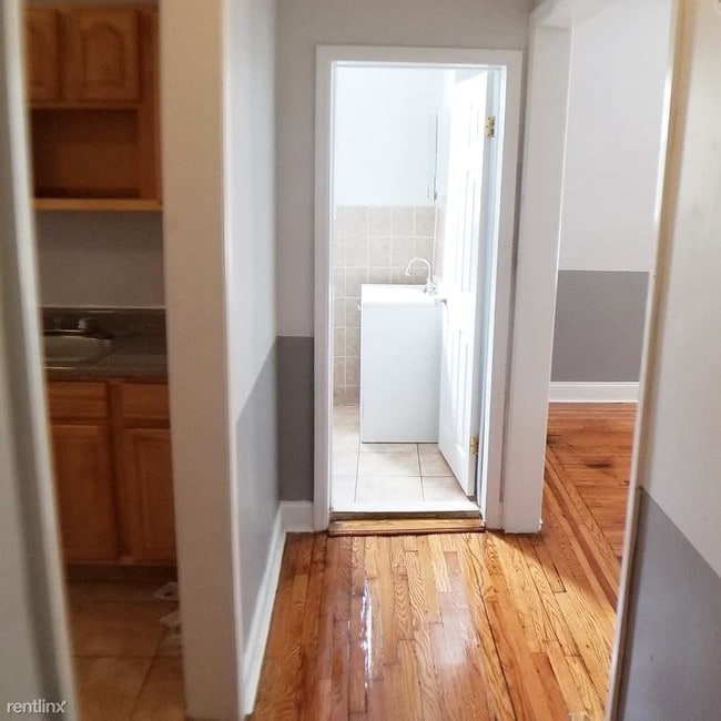 Photo - 105 W Grove Terrace Apartment