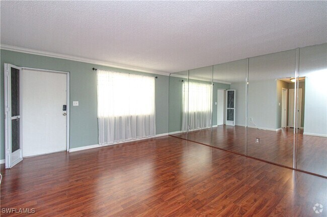 Building Photo - 729 Palm View Dr Unit D4 Rental