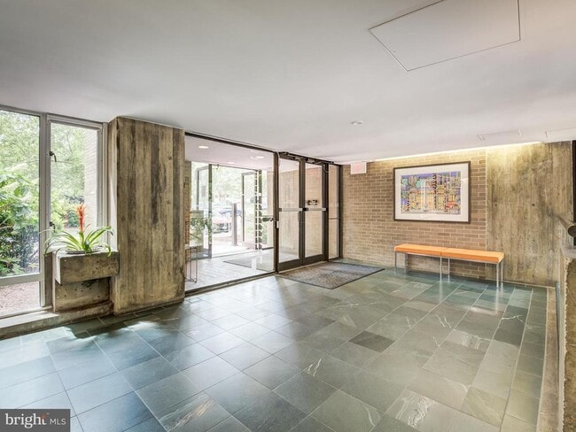 11400 Washington Plaza W Unit 601