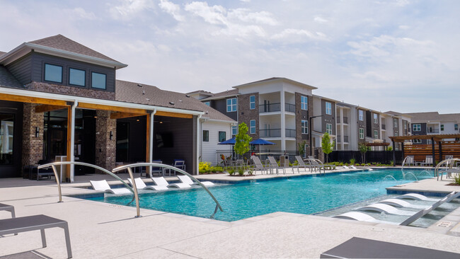 Pool - The Waters at Settlers Trace Apartments