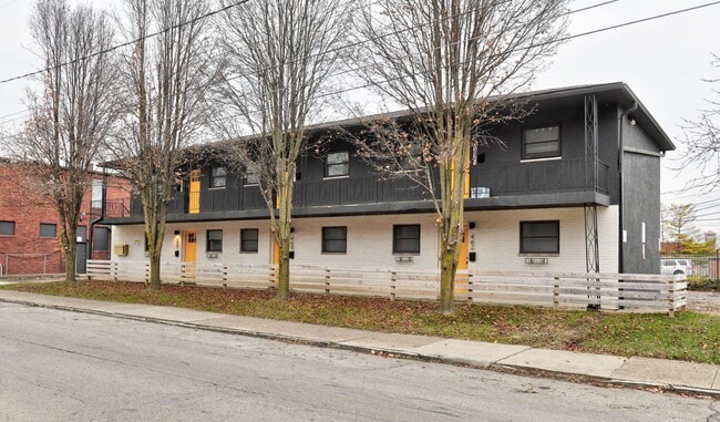 Photo - 458 Miller Ave