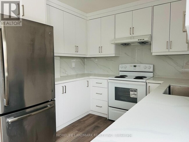 Photo - 256 Sprucewood Ct