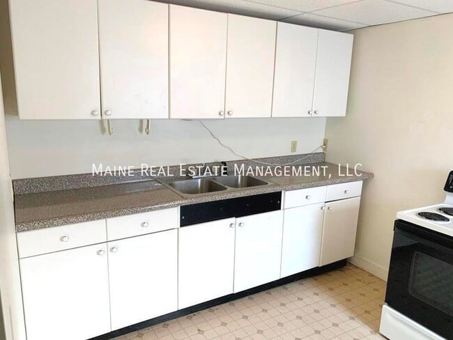 Building Photo - 217 State St Rental