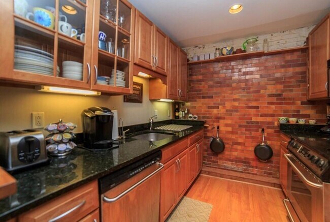 Photo - 743 E 4th St Unit 103