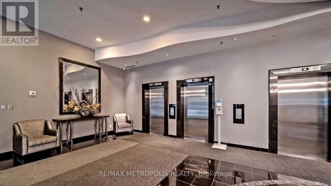 Photo - 7 Carlton St. Unit 402