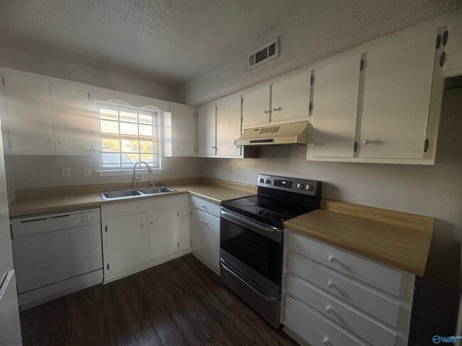 Photo - 199 Marinawoods Dr SE