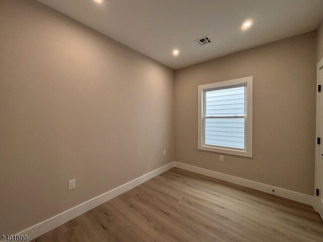 Photo - 136 Elm St Unidad 303