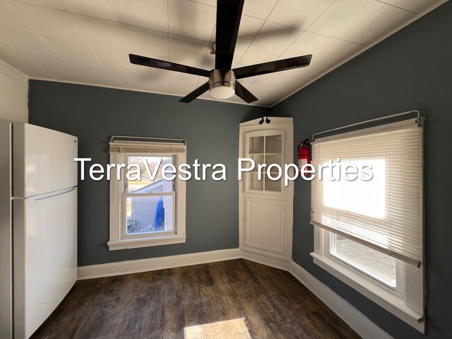 Photo - 604 Sherman Ave Unit 2