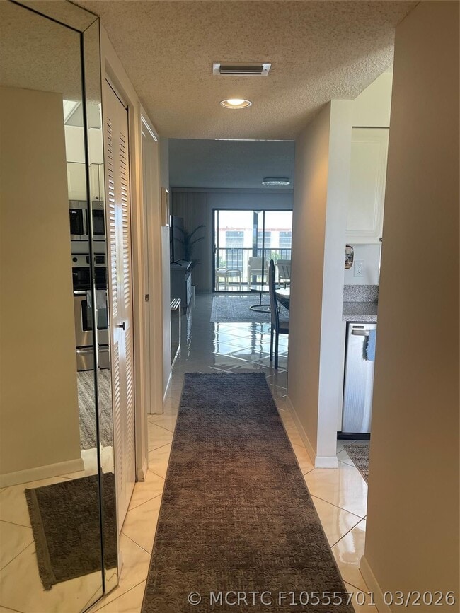 Building Photo - 7290 Kinghurst Dr Unit 801