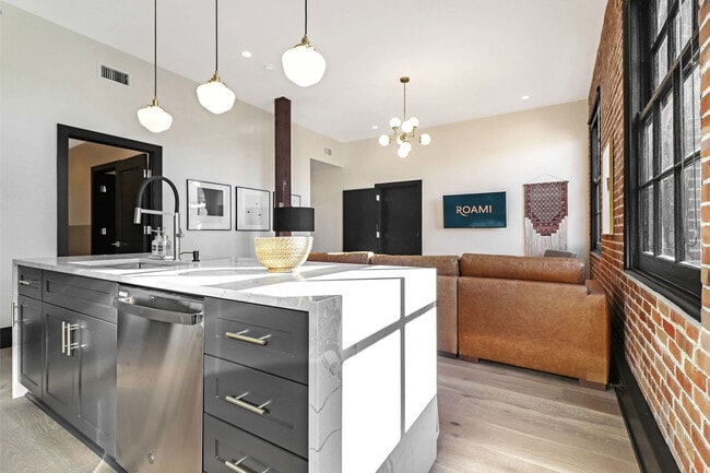 Photo - 1148 S Peters St Unit ID1265819P