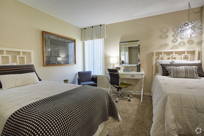 1BR, 1BA - 600