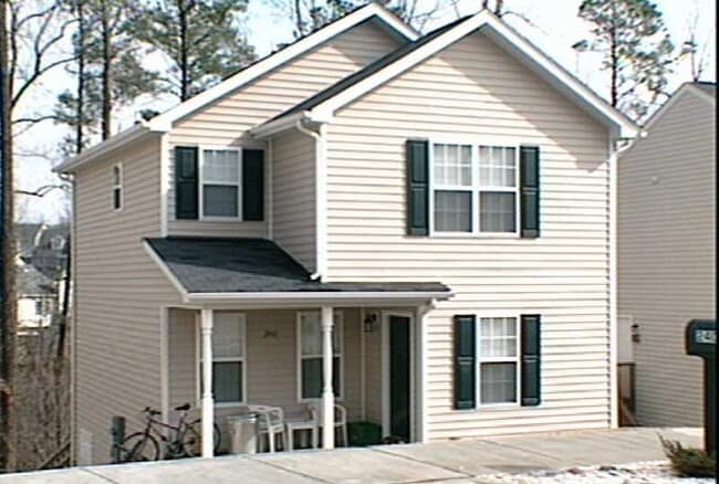 Building Photo - 2401 Laurel Falls Ln