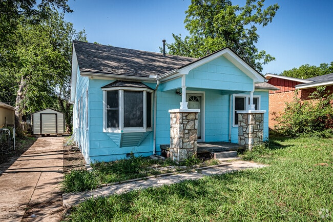 Building Photo - 1213 NW Columbia Ave Rental
