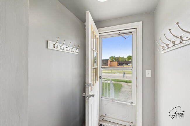 Photo - Two Bedroom Home in St Clair Shores - $1,200