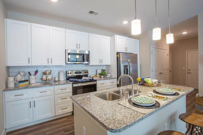 Interior Photo - Waterleaf at Neely Ferry Rental