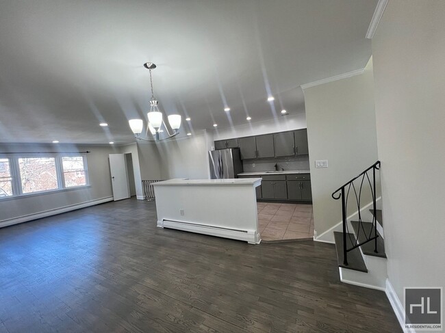 LUXURIOUS 2 BEDROOM IN BROOKLYN - LUXURIOUS 2 BEDROOM IN BROOKLYN Apartment Unit #2